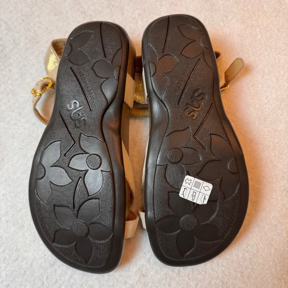SAS Sandal Women 8M Champagne Gold Sanibel Wedge Buckle Metallic Leather Comfort